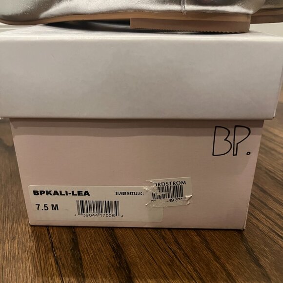 BP Kali-Lea Silver Metallic Flats SIZE 7.5 - Picture 7 of 7